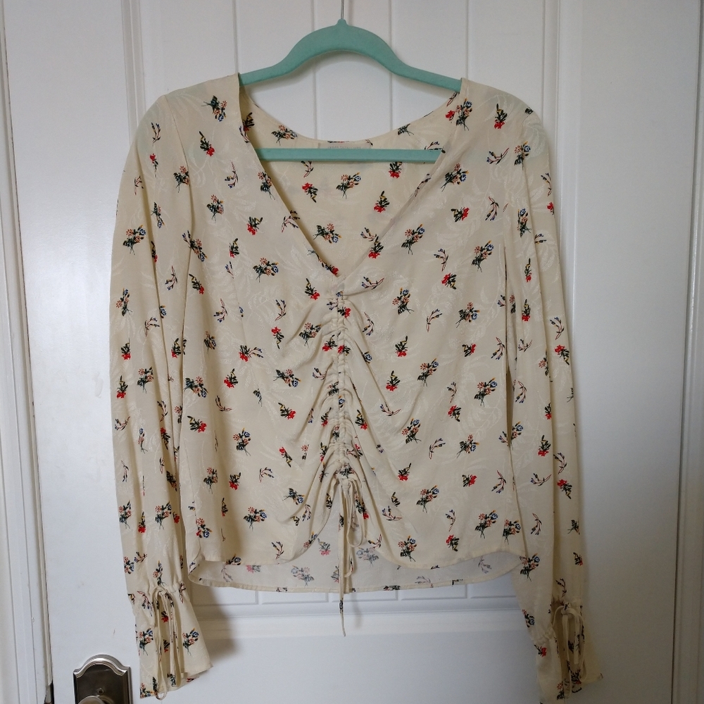 urban outfitters floral blouse !!